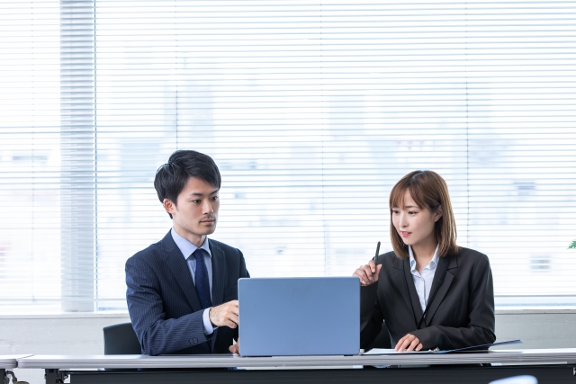 サービスについて考えている