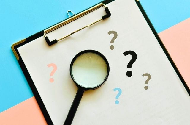 虫眼鏡と疑問符